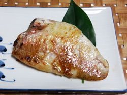 �ʐ^���N���b�N����Ə��i�̊g��ʐ^���\������܂�